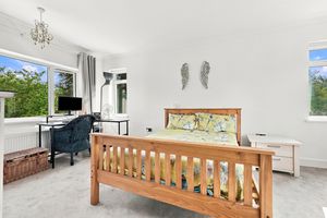 LAKESIDE LODGE- click for photo gallery